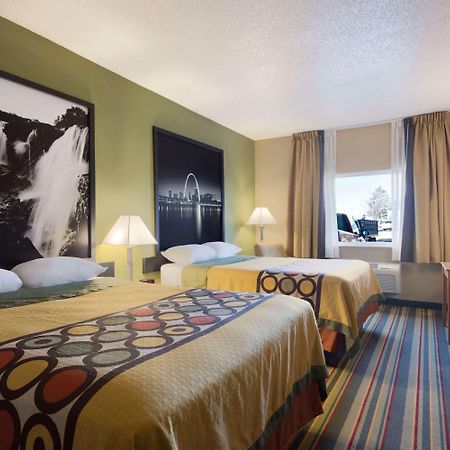 Super 8 By Wyndham Lees Summit Motel Лийс Съмит Екстериор снимка