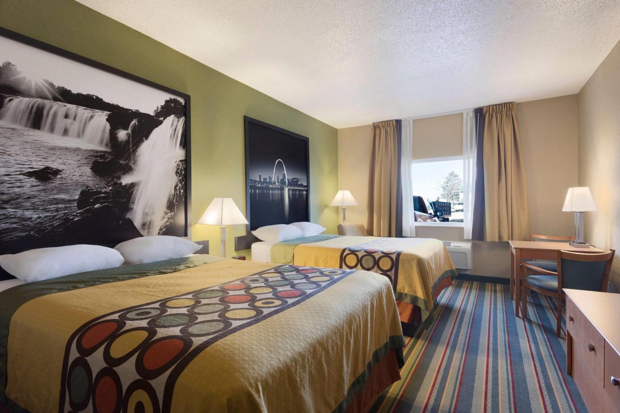 Super 8 By Wyndham Lees Summit Motel Лийс Съмит Екстериор снимка